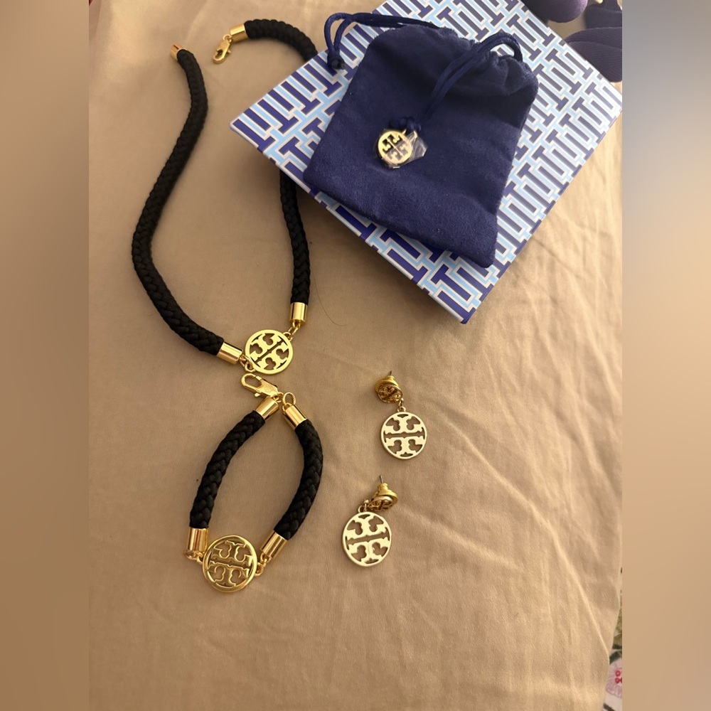 Tory Burch Elegant Gold and Black Jewelry Set (like new)